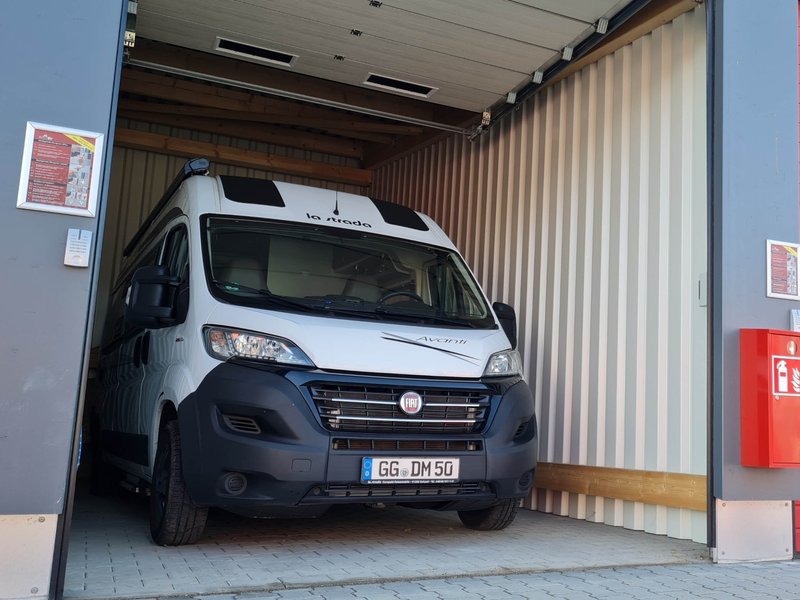 camper-ueberwintern-geschuetzter-stellplatz.jpg Bild camper-ueberwintern-geschuetzter-stellplatz.jpg